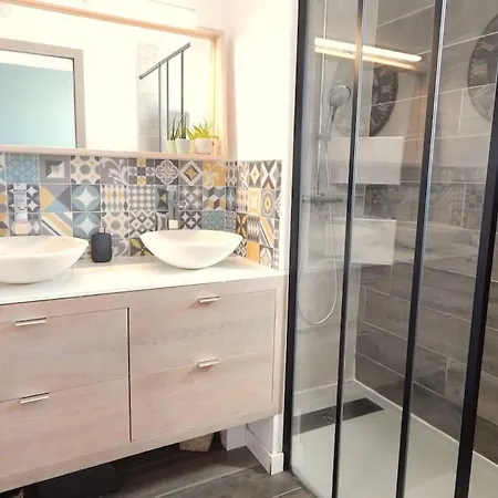 Belle Contemporaine Climatisée Avec Piscine Villa