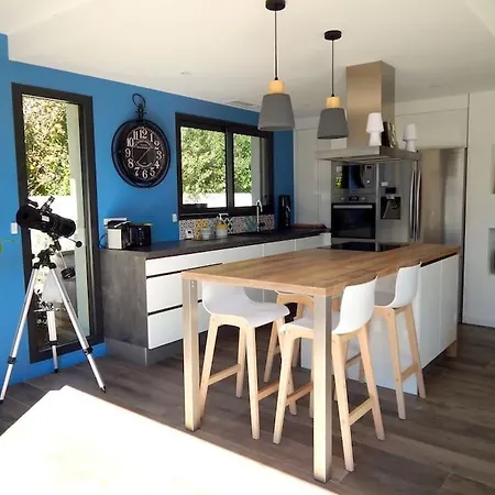 Belle Contemporaine Climatisee Avec Piscine